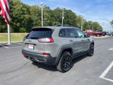 Used 2019 Jeep Cherokee Trailhawk image 4