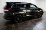 Used 2019 Toyota Highlander SE image 3
