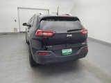 Used 2018 Jeep Cherokee Latitude Plus w/ Comfort/Convenience Group image 6