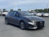 Used 2024 Nissan Altima 2.5 SV image 2