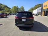 Used 2022 Chrysler Pacifica Touring image 6