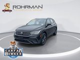 Used 2022 Volkswagen Tiguan SE w/ Panoramic Sunroof Package image 3