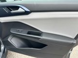 Certified 2022 Volkswagen Taos SE image 3