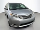 Used 2014 Toyota Sienna L image 2