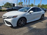 Used 2023 Toyota Camry SE image 2