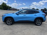 Used 2025 Chevrolet Trax LT w/ LT Convenience Package image 2