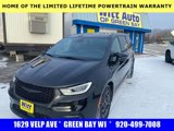 Used 2022 Chrysler Pacifica Touring-L w/ Uconnect Theater Family Group image 2