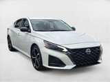Used 2023 Nissan Altima 2.5 SR image 3