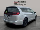 Used 2023 Chrysler Pacifica Touring-L image 6