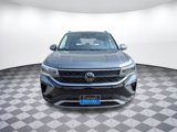 Used 2024 Volkswagen Taos SE image 2