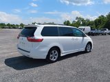 Used 2018 Toyota Sienna LE image 3