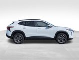 Used 2024 Chevrolet Trax LT w/ LT Convenience Package image 6