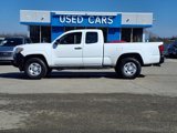 Used 2018 Toyota Tacoma SR image 3