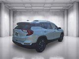 Used 2022 GMC Terrain SLT image 3