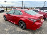 Used 2022 Toyota Camry SE image 2