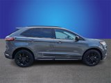 Used 2022 Ford Edge SE w/ Black Appearance Package image 4