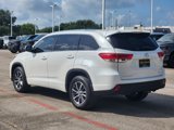 Used 2017 Toyota Highlander XLE image 4