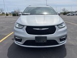 Used 2022 Chrysler Pacifica Limited image 2