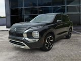 Used 2023 Mitsubishi Outlander SE image 3