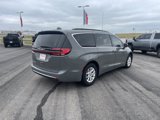Used 2022 Chrysler Pacifica Touring-L image 5