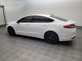 Used 2017 Ford Fusion SE w/ Fusion SE Technology Package image 3
