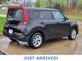 Used 2021 Kia Soul S image 3
