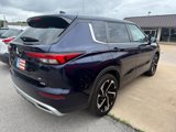 Used 2022 Mitsubishi Outlander SE image 3