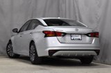 Used 2024 Nissan Altima 2.5 SV image 2
