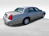 Used 1999 Lincoln Town Car Signature image 5