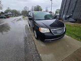 Used 2014 Chrysler Town & Country Touring image 6