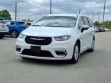 Used 2023 Chrysler Pacifica Touring-L image 2