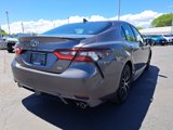 Used 2022 Toyota Camry SE image 3