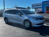 Used 2022 Chrysler Voyager LX image 2