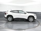 Used 2025 Chevrolet Trax LS image 6