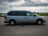 Used 2006 Chrysler Town & Country Limited image 4