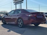 Used 2018 Toyota Camry SE image 5