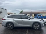 Used 2020 Toyota Highlander XLE image 3