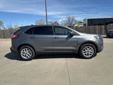 Used 2023 Ford Edge SEL image 2