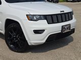 Used 2017 Jeep Grand Cherokee Altitude image 2