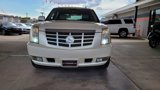 Used 2009 Cadillac Escalade EXT image 2