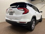Used 2024 GMC Terrain SLT image 2