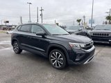 Used 2024 Volkswagen Taos SE w/ MDO Package image 3