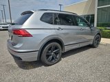 Used 2023 Volkswagen Tiguan SE R-Line image 5
