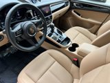 Certified 2025 Porsche Macan image 4