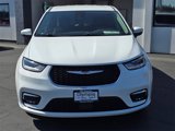 Used 2023 Chrysler Pacifica Touring-L image 3