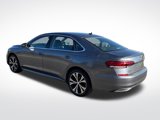Used 2022 Volkswagen Passat 2.0T SE image 3