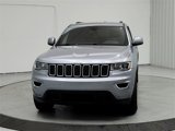 Used 2020 Jeep Grand Cherokee Laredo image 2