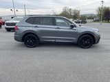 Used 2022 Volkswagen Tiguan SE R-Line image 2