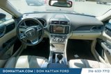 Used 2017 Lincoln Continental Select image 4