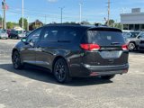 Used 2018 Chrysler Pacifica Touring-L Plus w/ S Appearance Package image 6